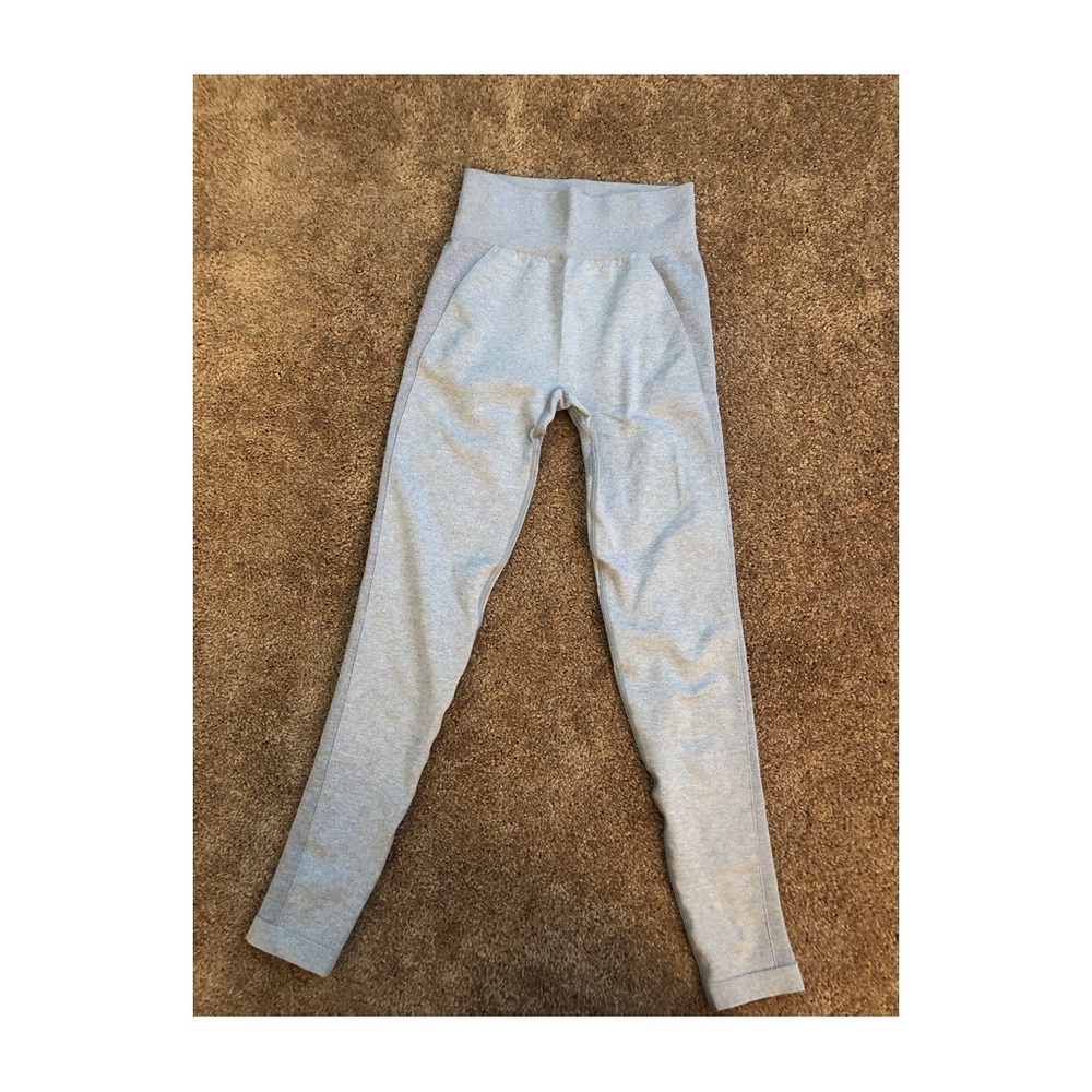 Gym shark leggings